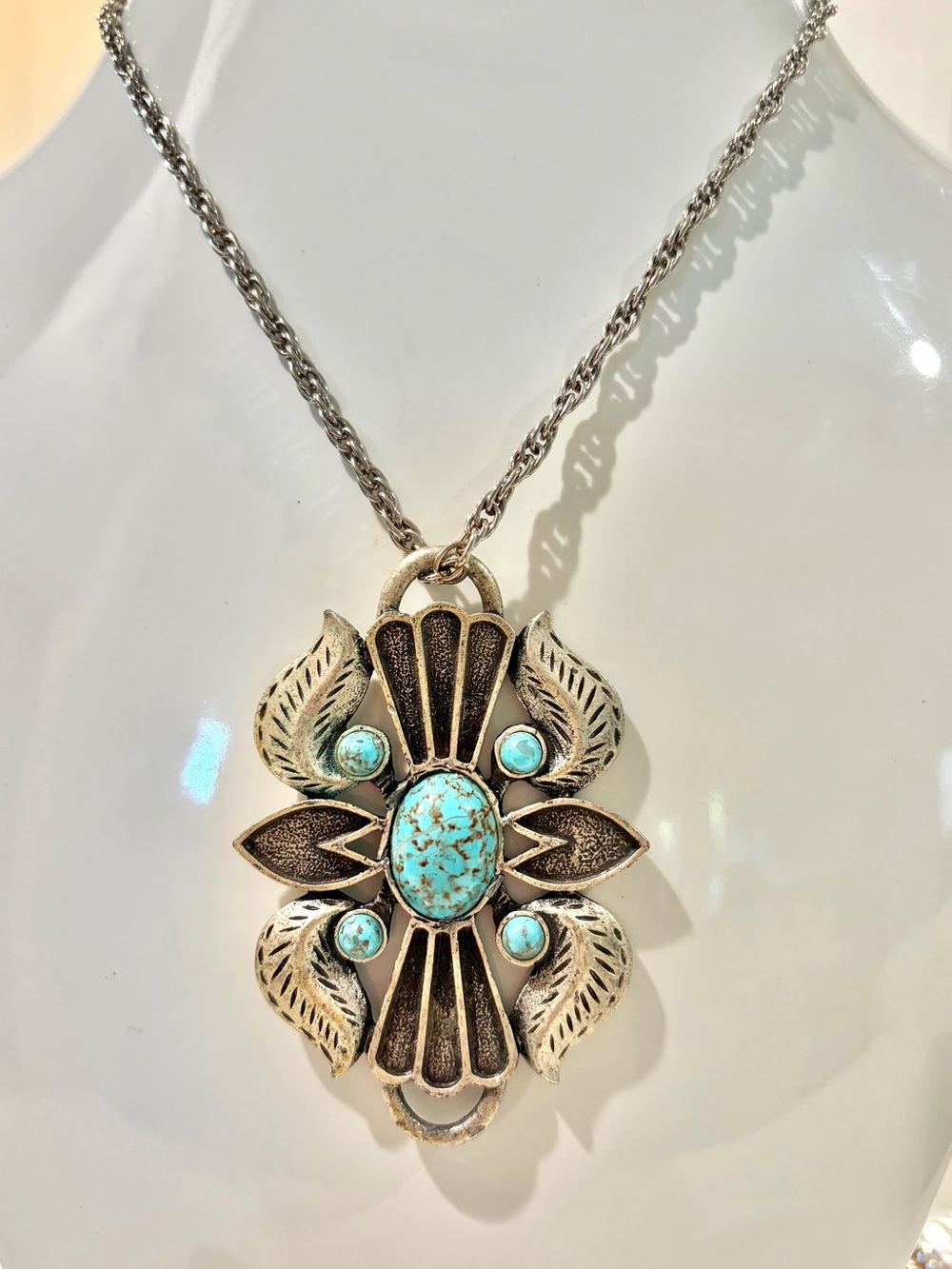 Stunning Turquoise Cabochon Statement Pendant Necklace - Silver-Tone